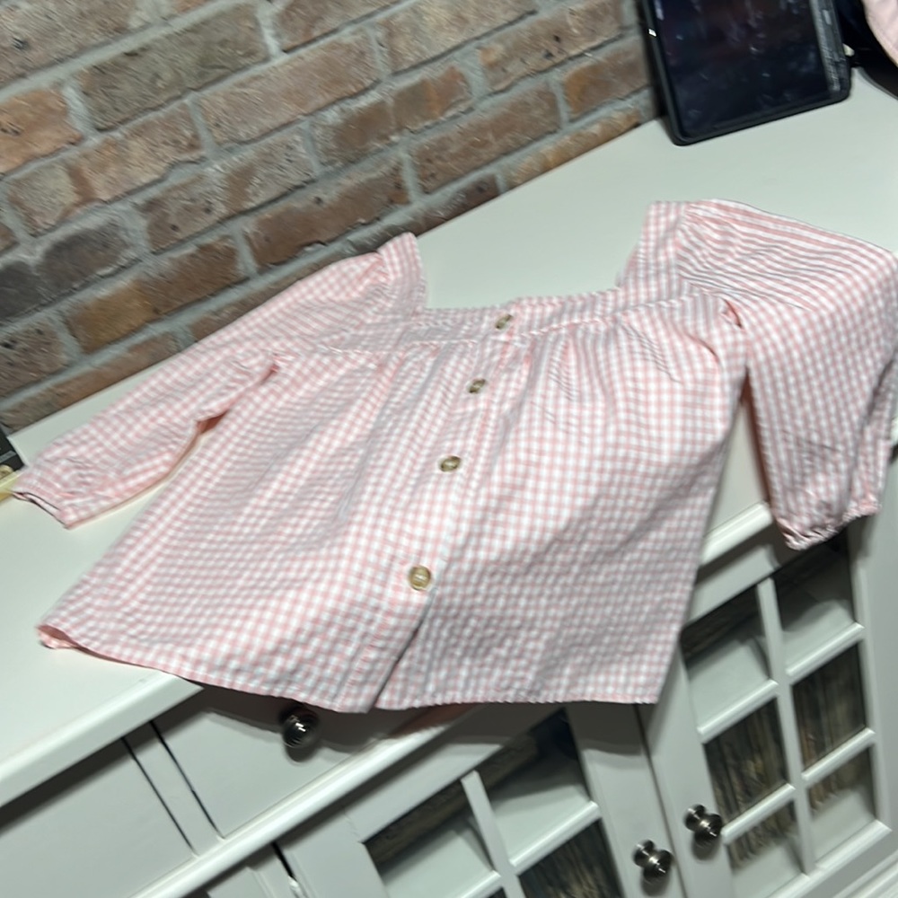 Sunny Leigh pink and white top